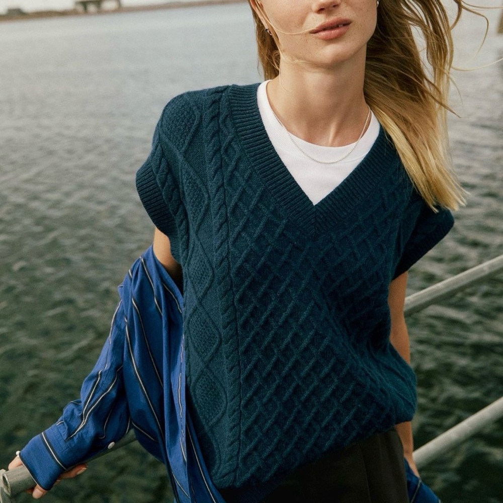 Madewell Cable-Knit V-Neck Sweater Vest